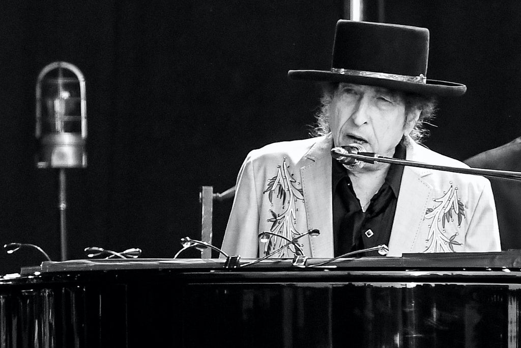 Hear Bob Dylan Debut ‘Crossing the Rubicon’ at First Concert of 2022
