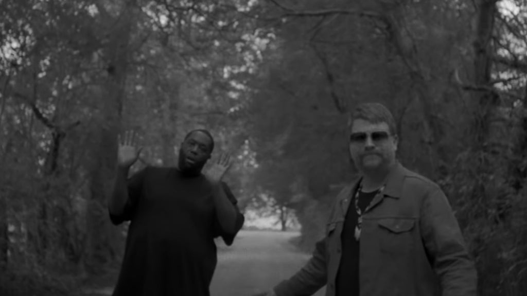 Run The Jewels Share Never Look Back, Night Of The Living Dead Inspired Video